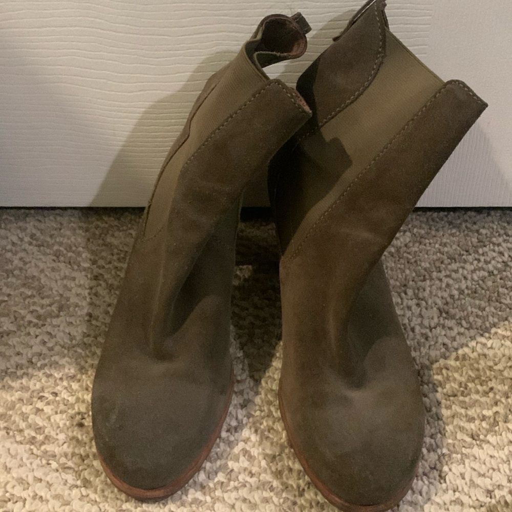 Cole Haan Green Suede Bootie 8.5